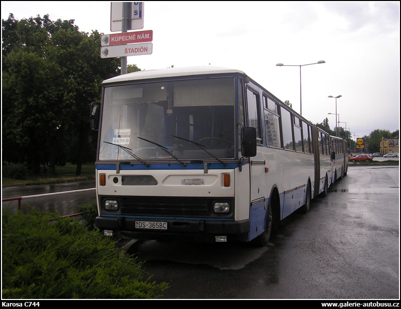 Autobus Karosa C744