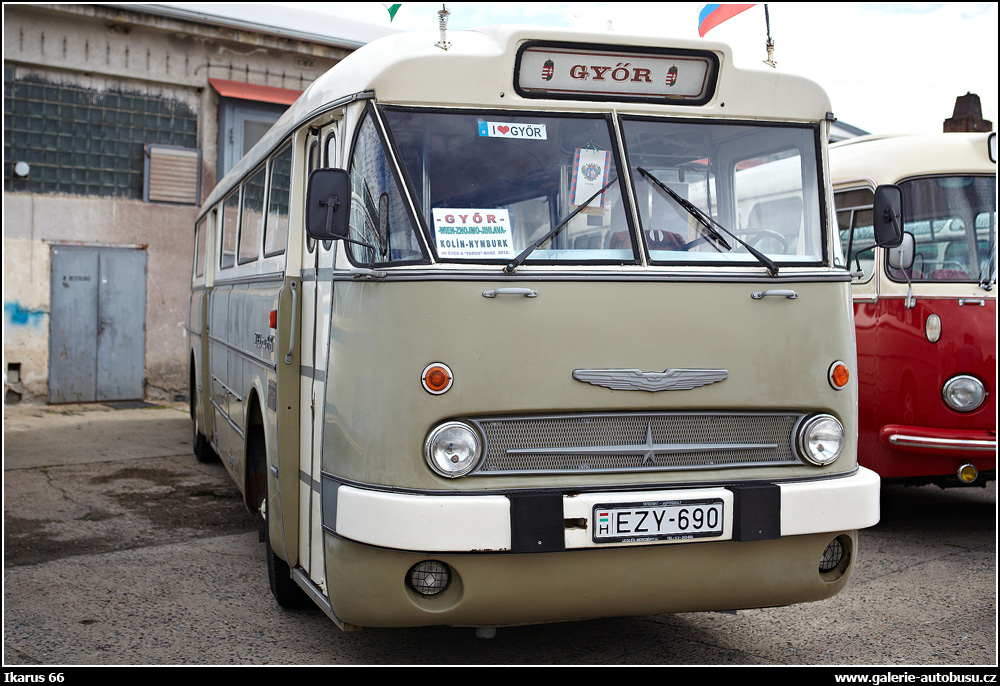 Autobus Ikarus 66
