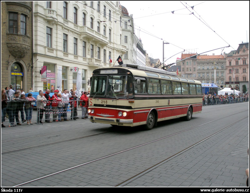 Autobus Škoda 11Tr