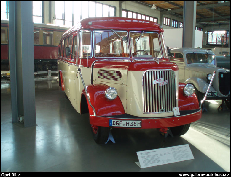 Autobus Opel Blitz