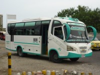 Velký snímek autobusu značky Omega, typu Maximum