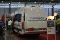 Velký snímek autobusu značky Volkswagen, typu Crafter