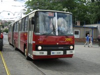 Velký snímek autobusu značky Ikarus, typu 280.08