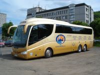 Velký snímek autobusu značky Scania, typu Irizar PB