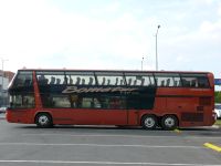 Velký snímek autobusu značky Neoplan, typu Skyliner N1122-3L