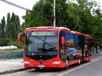 Velký snímek autobusu značky Mercedes-Benz, typu O530 GL CapaCity