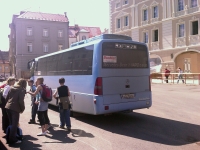 Velký snímek autobusu značky Mercedes-Benz, typu O818 Medio