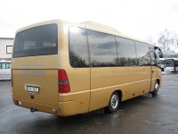 Velký snímek autobusu značky Mercedes-Benz, typu O818 Medio