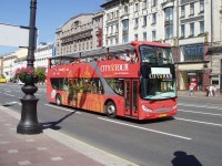 Velký snímek autobusu značky Unvi, typu Urbis 2.5 DD Sightseeing