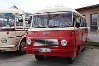 Velký snímek autobusu značky R, typu L