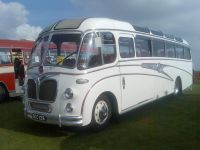 Velký snímek autobusu značky Duple, typu Vega
