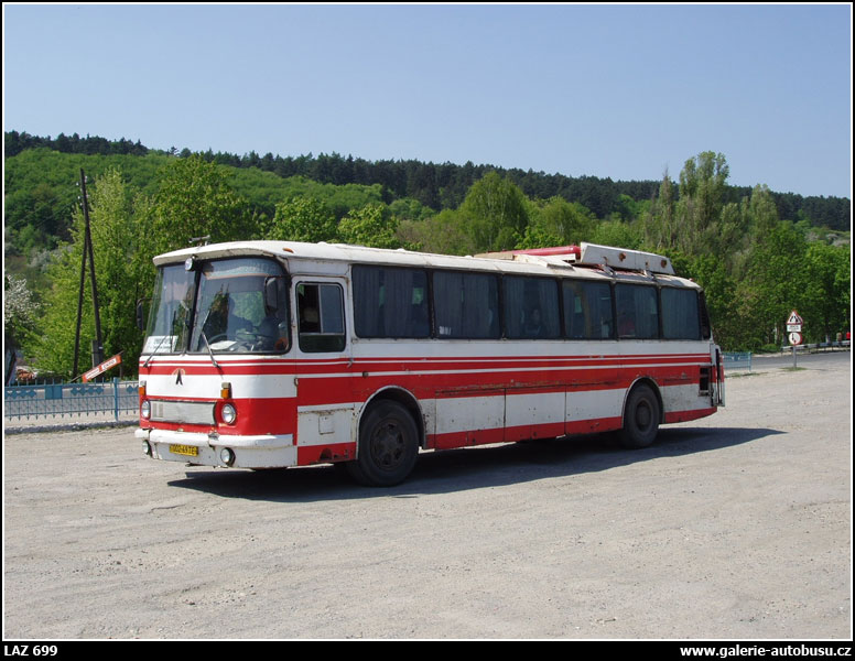 Autobus LAZ 699