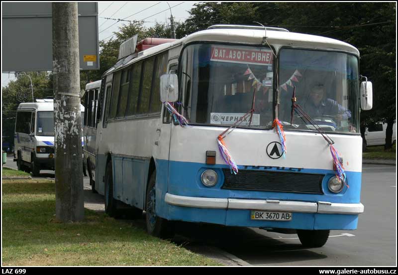 Autobus LAZ 699