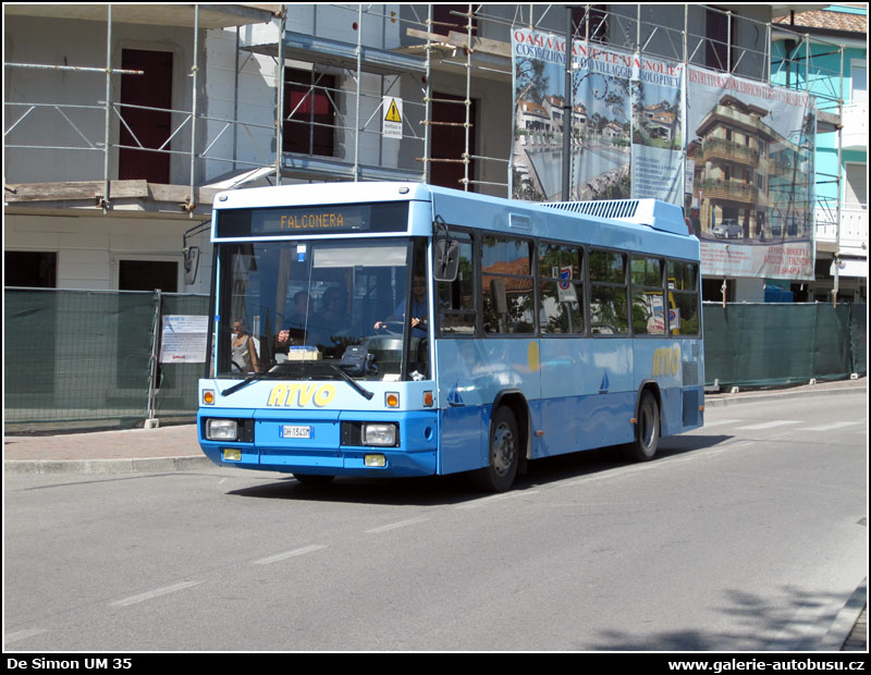 Autobus De Simon UM 35