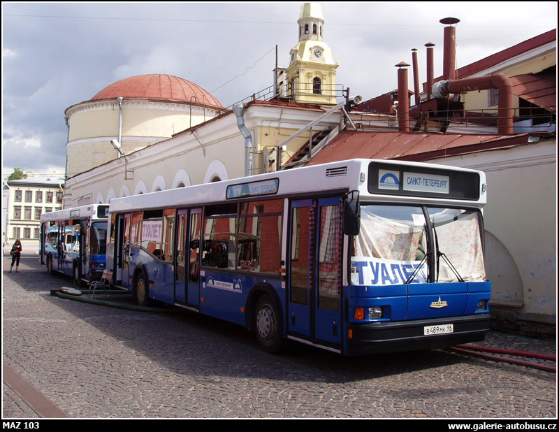 Autobus MAZ 103