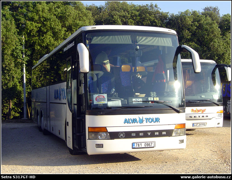 Autobus Setra S317GT-HD
