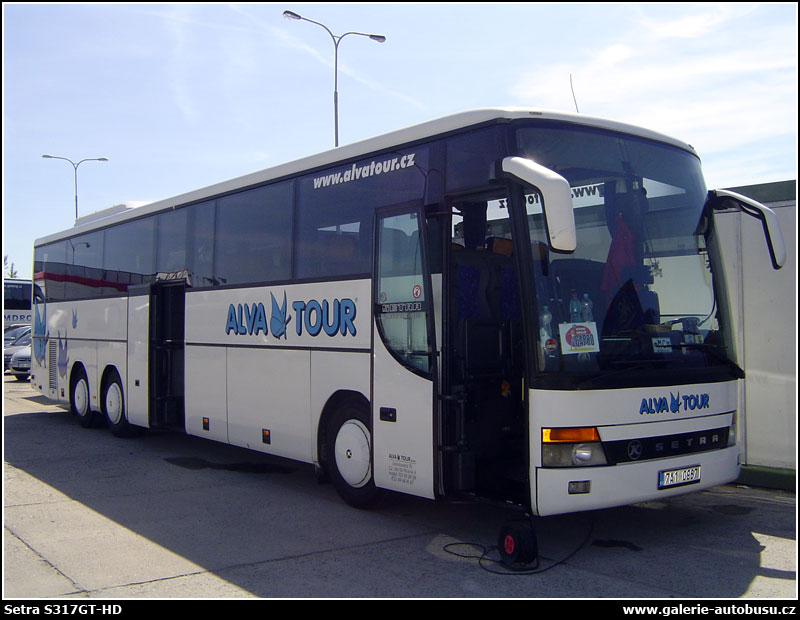 Autobus Setra S317GT-HD