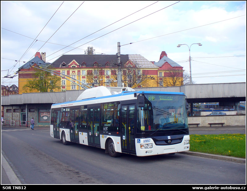 Autobus SOR TNB12