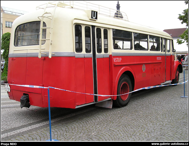 Autobus Praga NDO