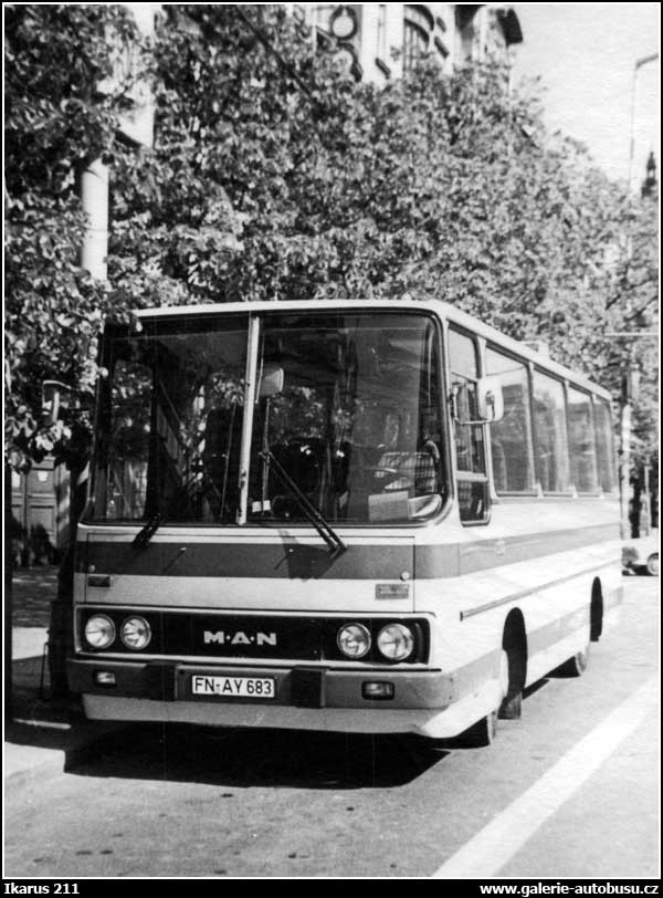 Autobus Ikarus 211