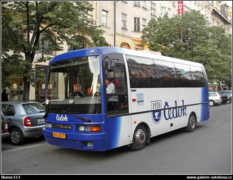 Autobus Ikarus E13