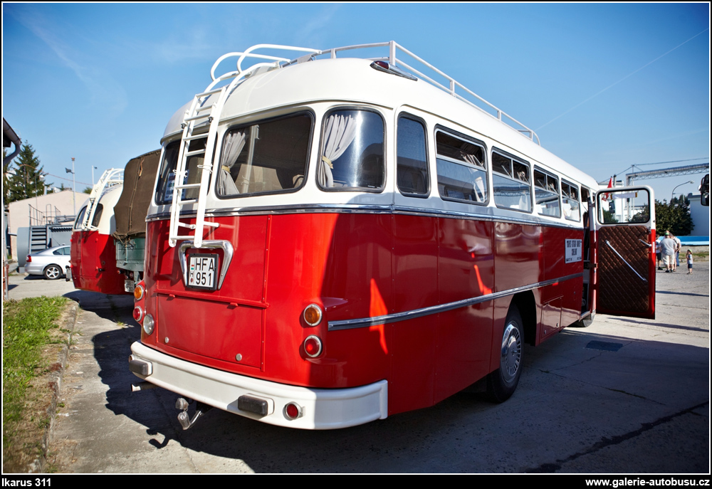 Autobus Ikarus 311