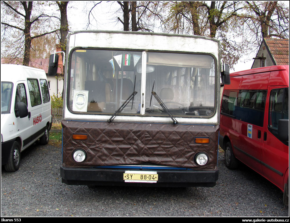Autobus Ikarus 553