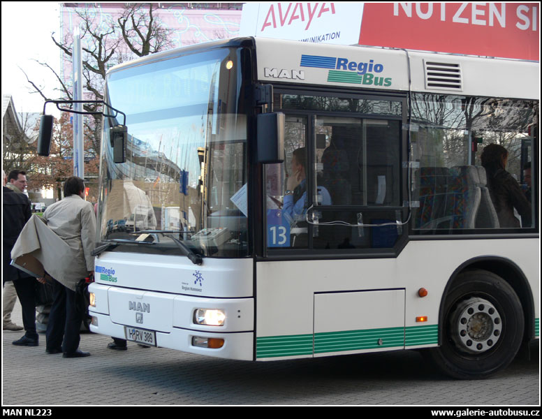 Autobus MAN NL223