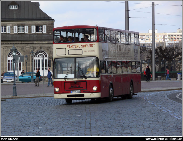 Autobus MAN SD220