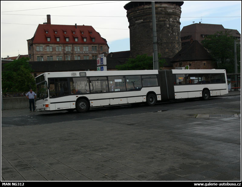Autobus MAN NG312