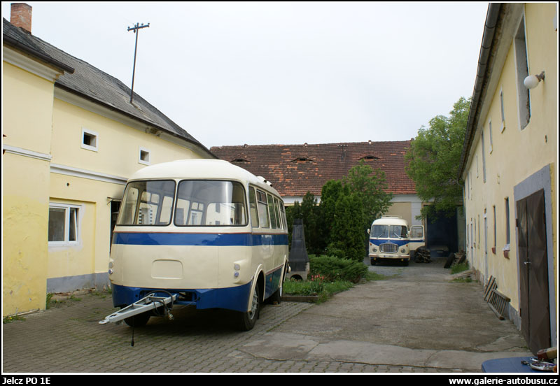 Autobus Jelcz PO 1E