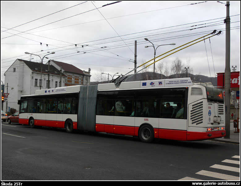 Autobus Škoda 25Tr