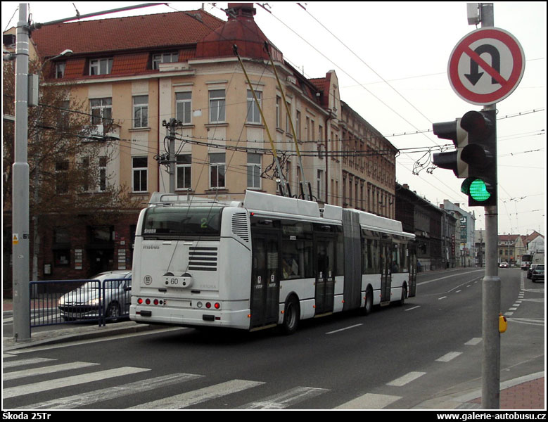 Autobus Škoda 25Tr