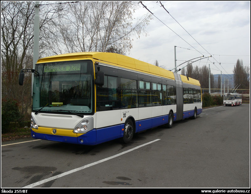 Autobus Škoda 25TrBT