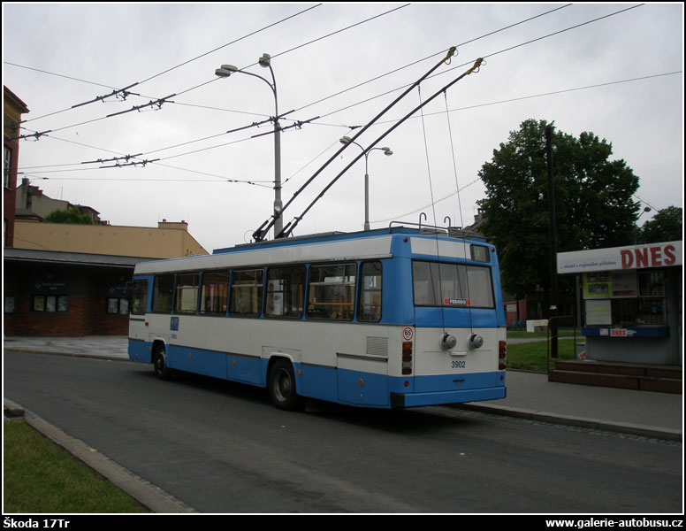 Autobus Škoda 17Tr