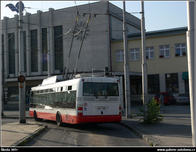 Autobus Škoda 30Tr