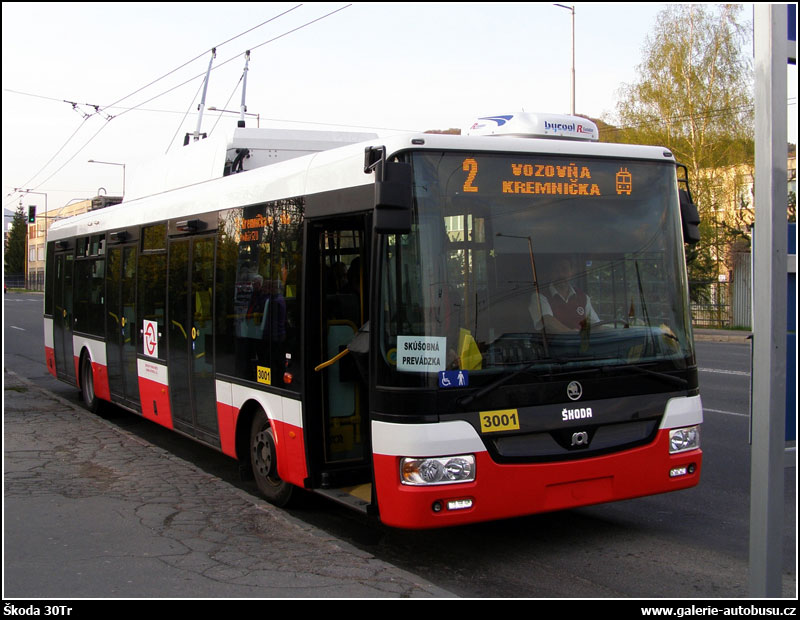 Autobus Škoda 30Tr