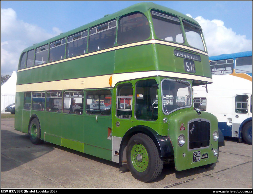Autobus ECW H37-33R