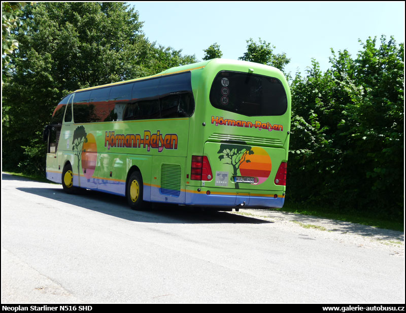 Autobus Neoplan Starliner N516 SHD