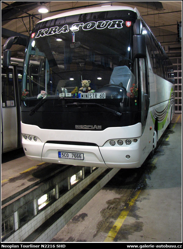 Autobus Neoplan Tourliner N2216 SHD