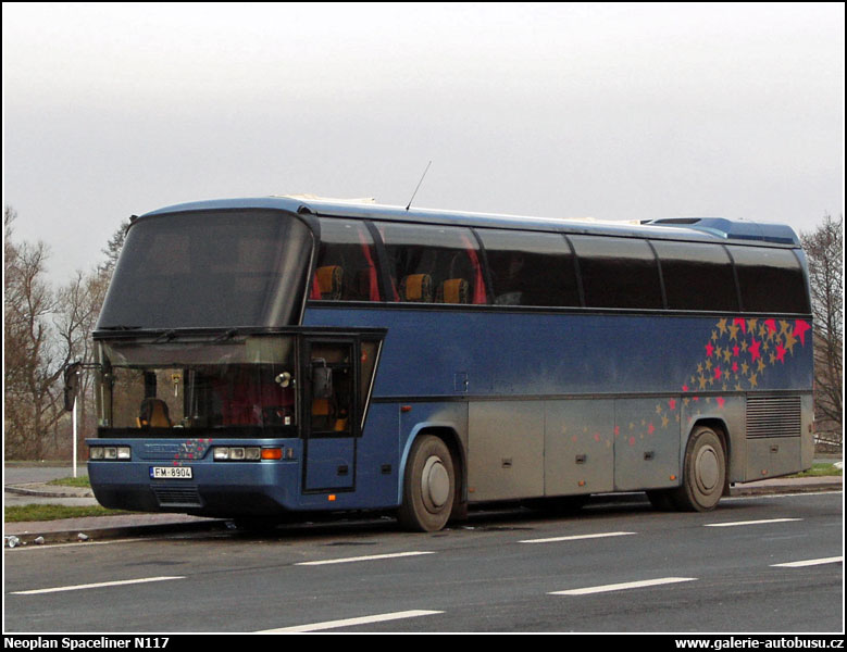 Autobus Neoplan Spaceliner N117