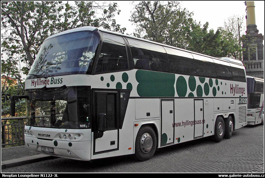 Autobus Neoplan Loungeliner N1122-3L