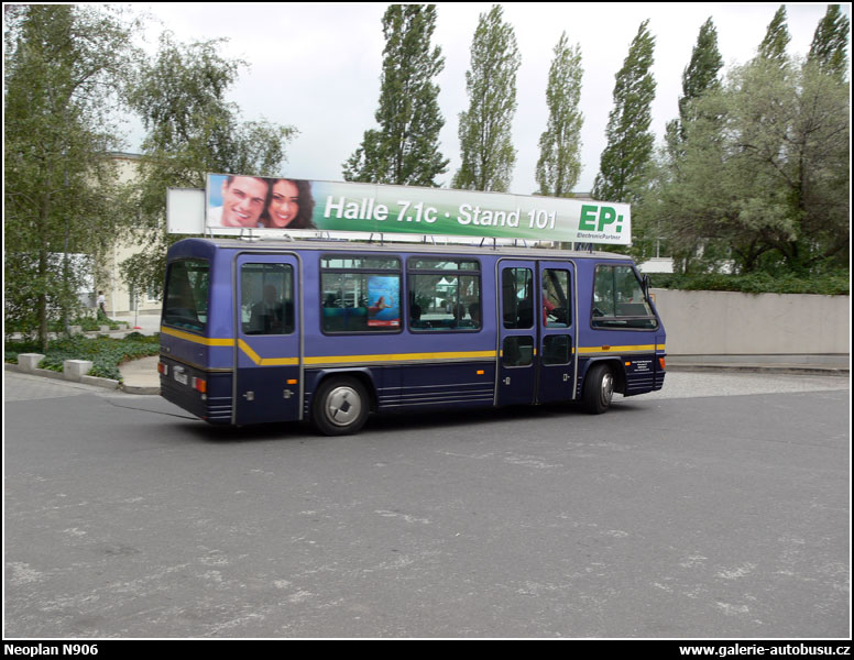 Autobus Neoplan N906