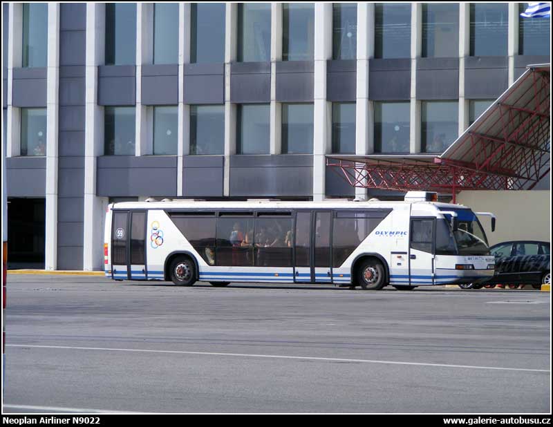 Autobus Neoplan Airliner N9022