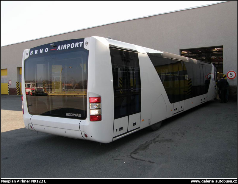 Autobus Neoplan Airliner N9122 L