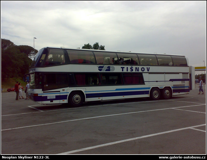 Autobus Neoplan Skyliner N122-3L