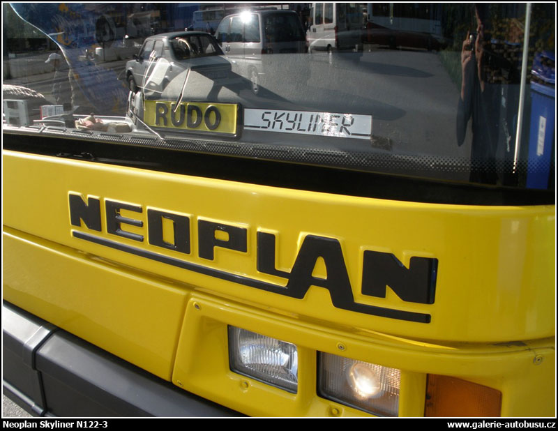 Autobus Neoplan Skyliner N122-3