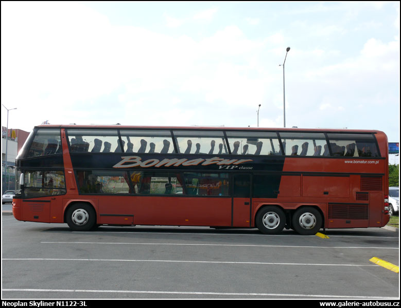 Autobus Neoplan Skyliner N1122-3L