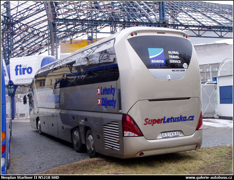 Autobus Neoplan Starliner II N5218 SHD