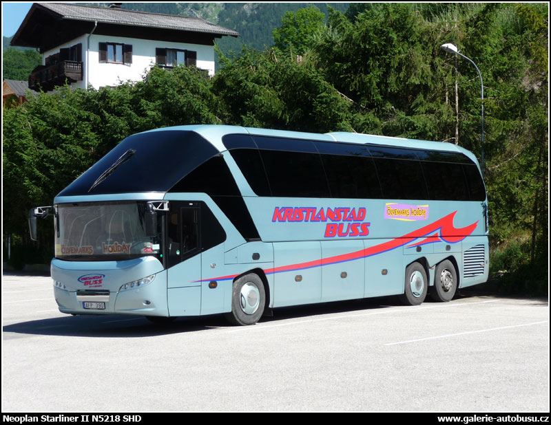 Autobus Neoplan Starliner II N5218 SHD